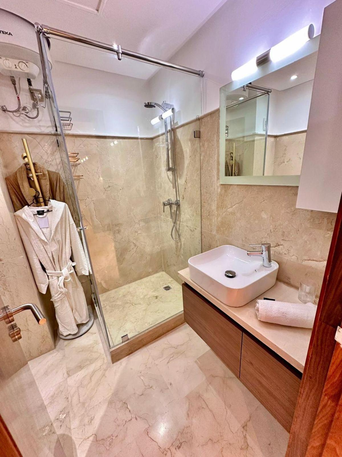 Appartement Luxueux Avec Piscine 10 Minutes Du Centre Ville Marrakesh Esterno foto